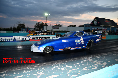 Daniel Butherus - 'Rat-A-Tude' (near lane) 
vs Shayne Lawson - 'Man O' War' (far lane)